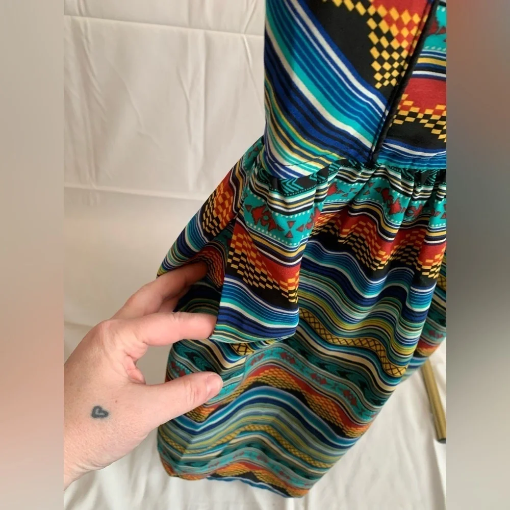 NWOT Colorful Striped Southwestern Aztec print dress size Large - Picture 3 of 5